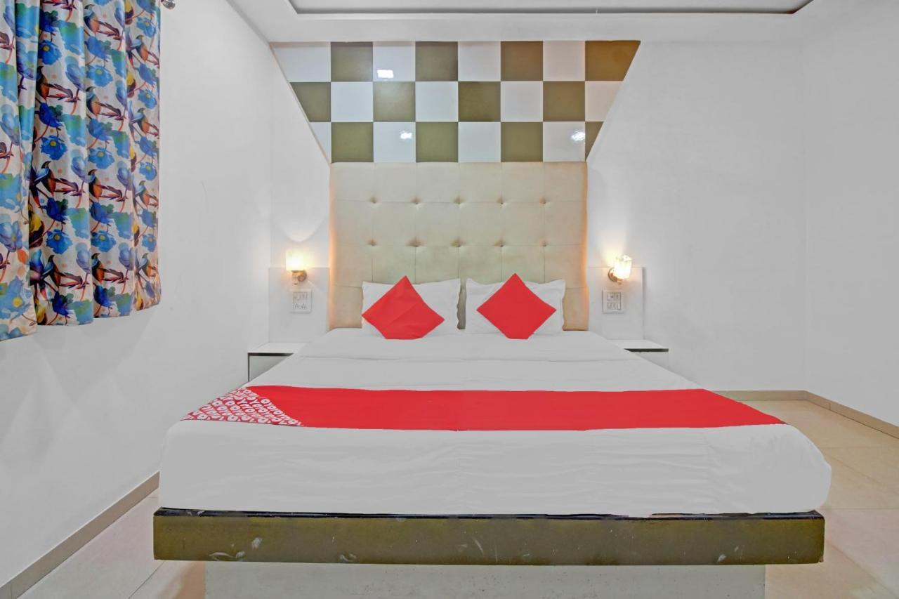Flagship 83490 Hotel Bently Palace Mumbai Exterior photo