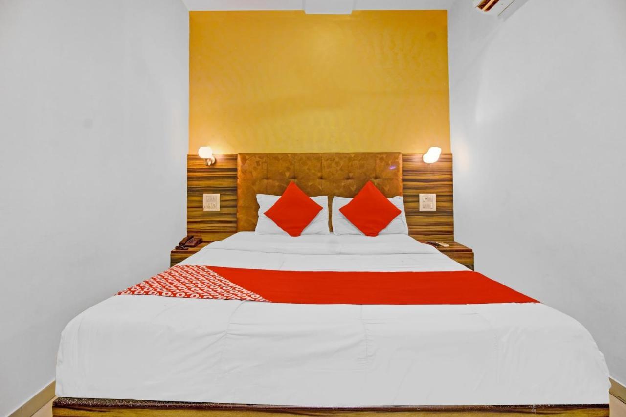 Flagship 83490 Hotel Bently Palace Mumbai Exterior photo