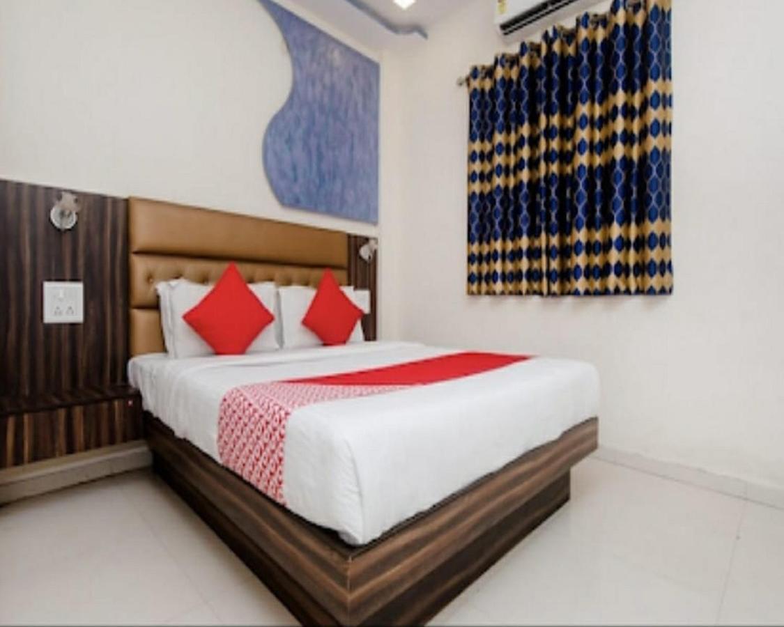 Flagship 83490 Hotel Bently Palace Mumbai Exterior photo