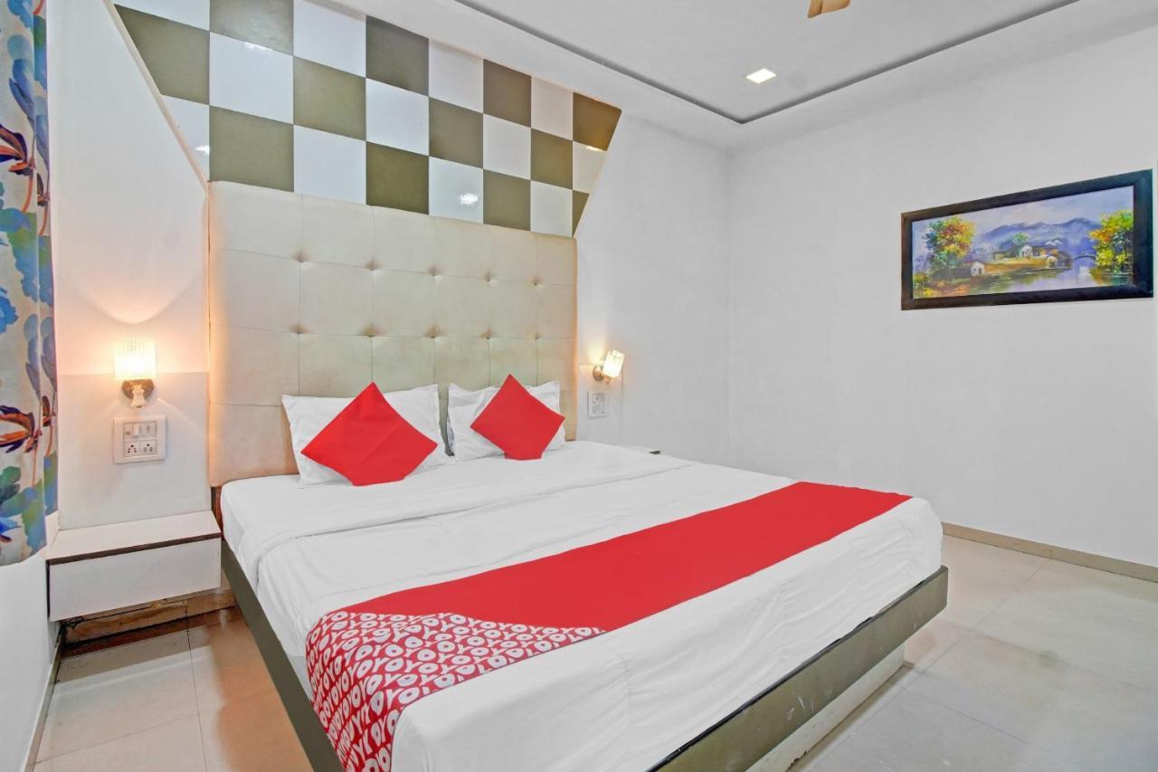Flagship 83490 Hotel Bently Palace Mumbai Exterior photo