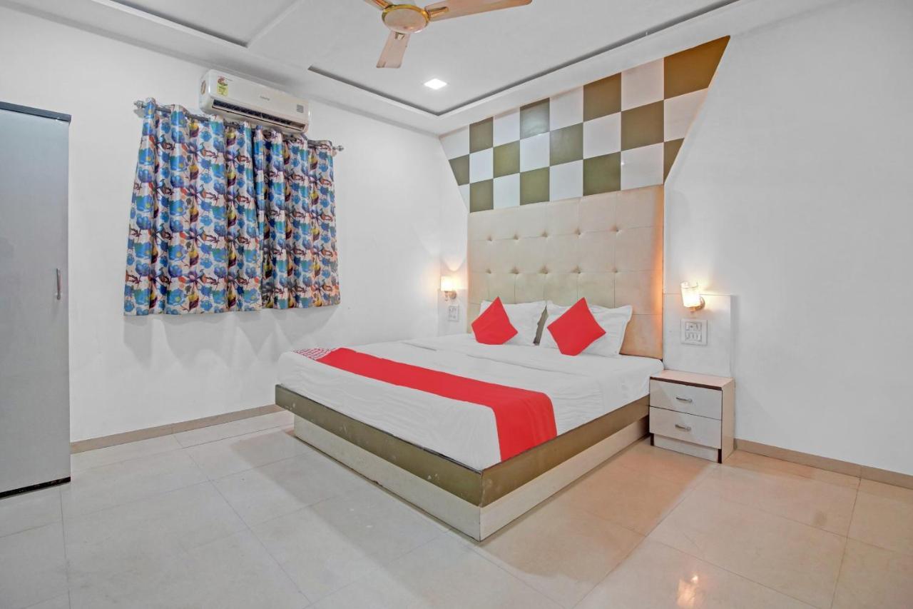 Flagship 83490 Hotel Bently Palace Mumbai Exterior photo