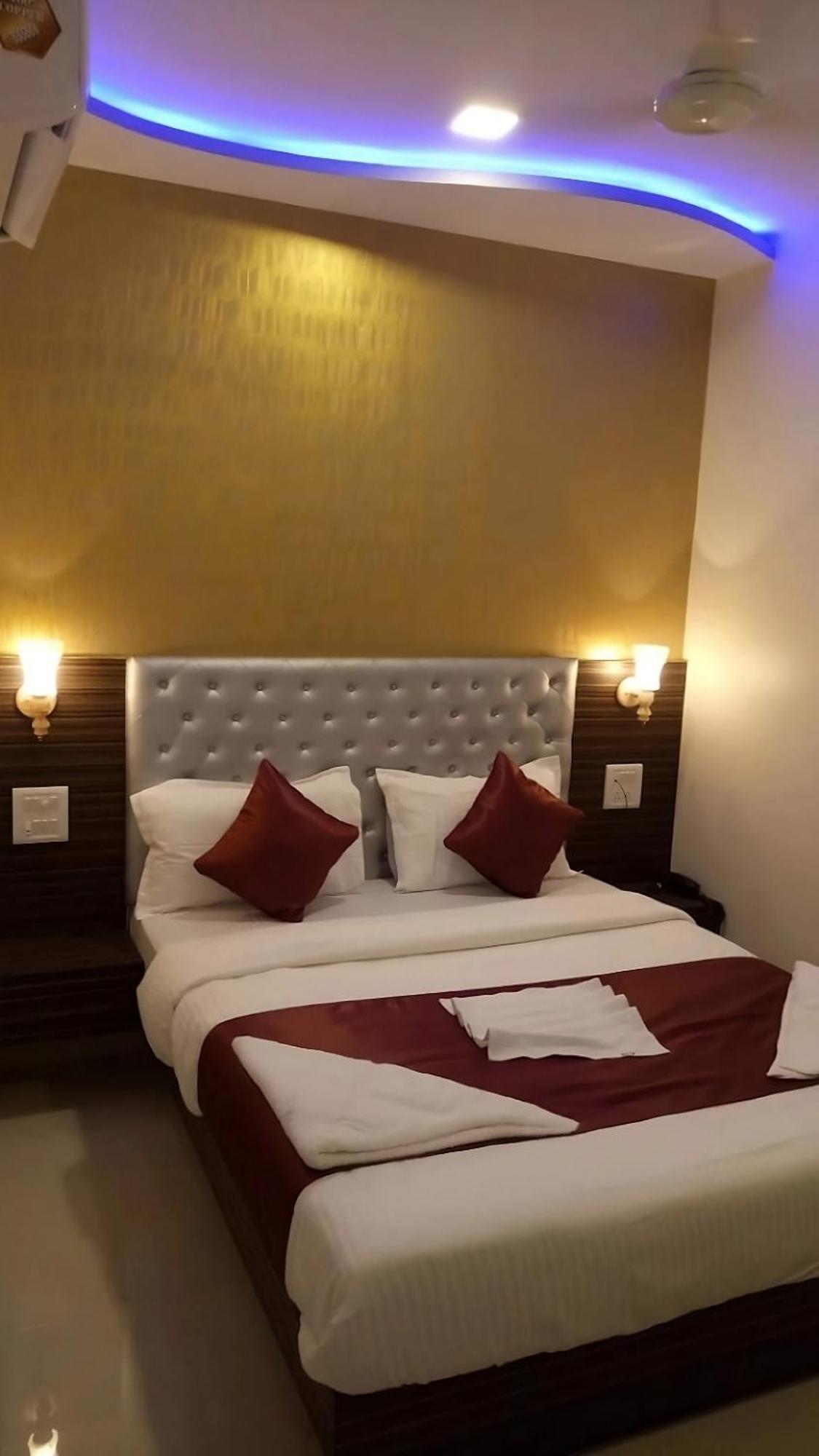 Flagship 83490 Hotel Bently Palace Mumbai Exterior photo