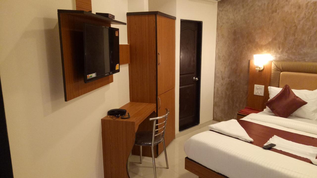 Flagship 83490 Hotel Bently Palace Mumbai Exterior photo